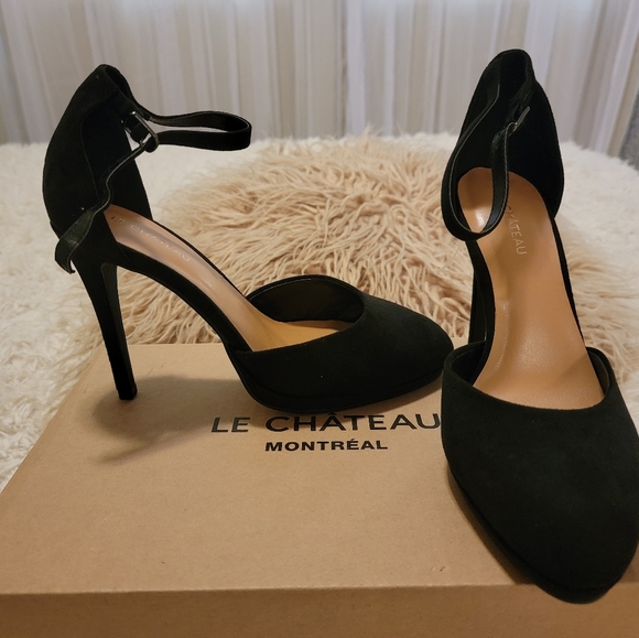 Le Chateau Black Mary Jane Heels - Picture 2 of 6